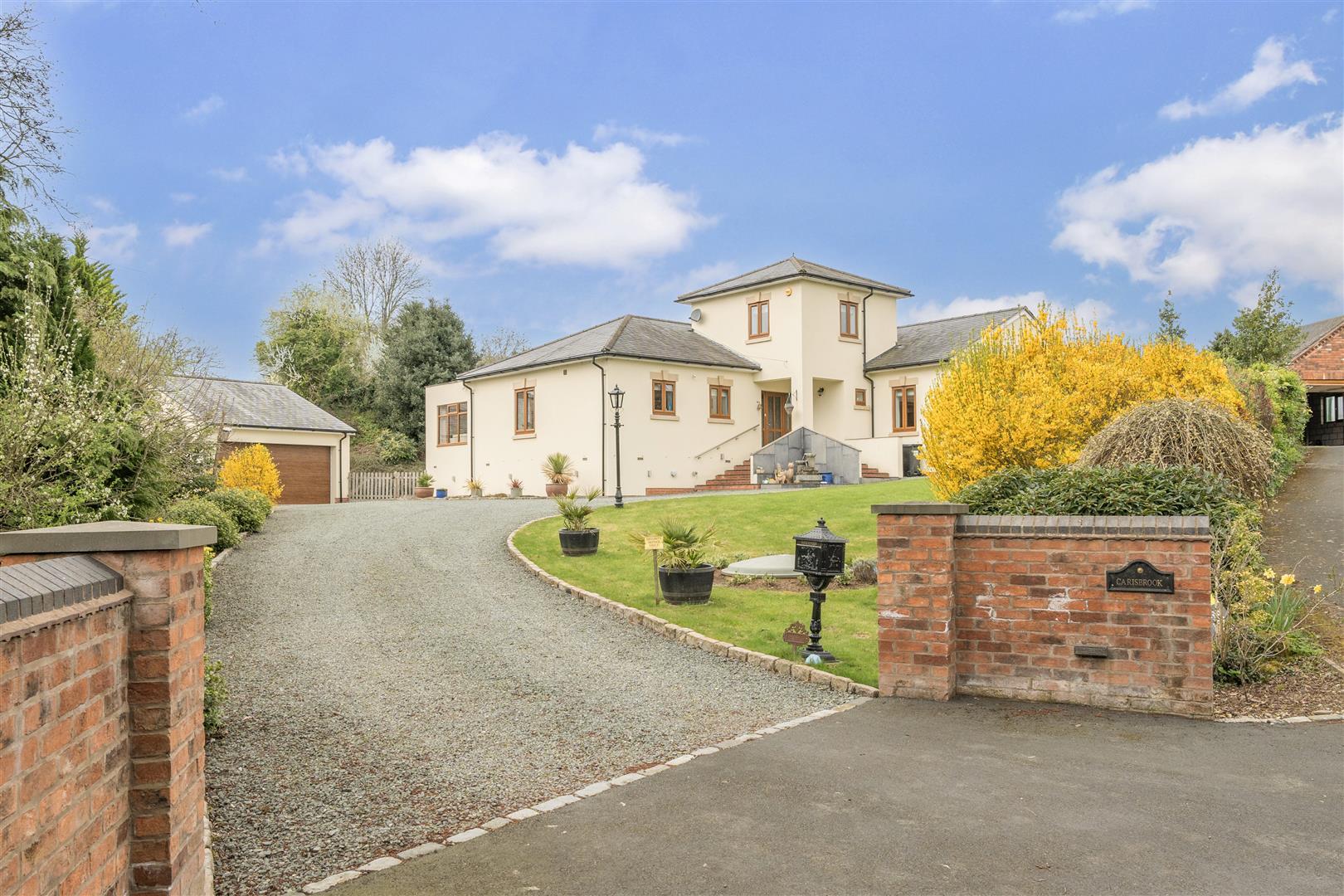 Property Image 54f93110-0bcf-492e-bc07-0df58b42e8a4