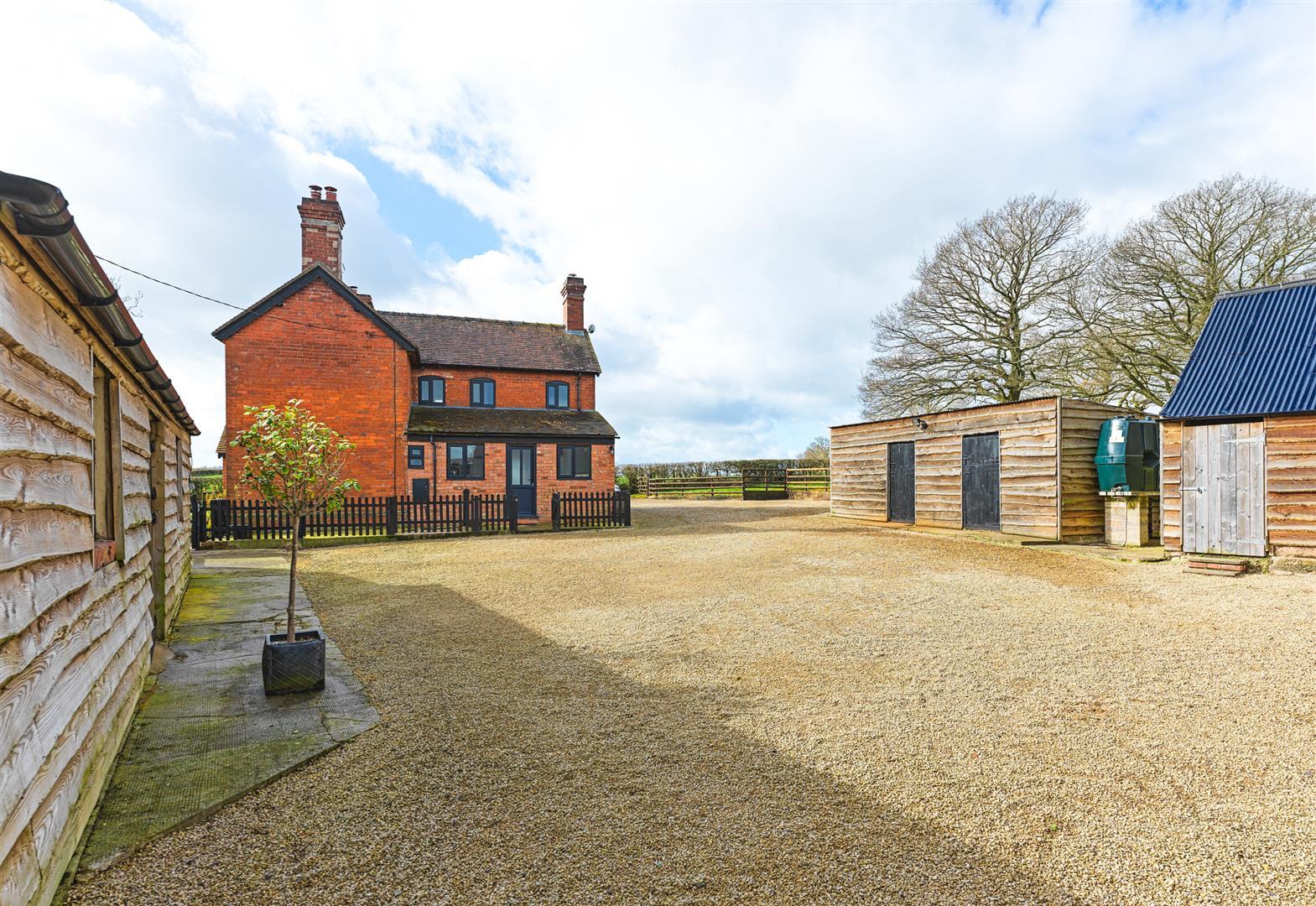 Property Image 54ff2e3b-9c75-4817-b3da-38697cbe4af4