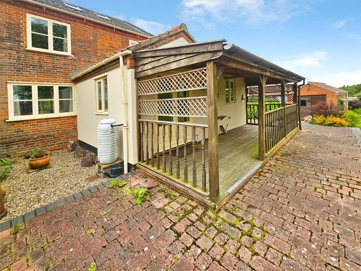 Property Image 550fba6a-e50e-49d3-a583-842785a97017