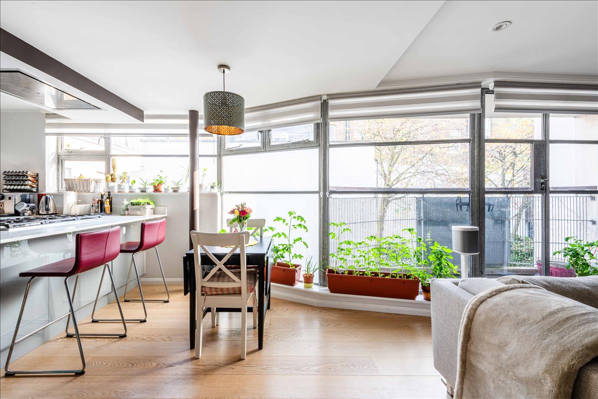 Mews house, triplex apartment for sale, Angel, N1