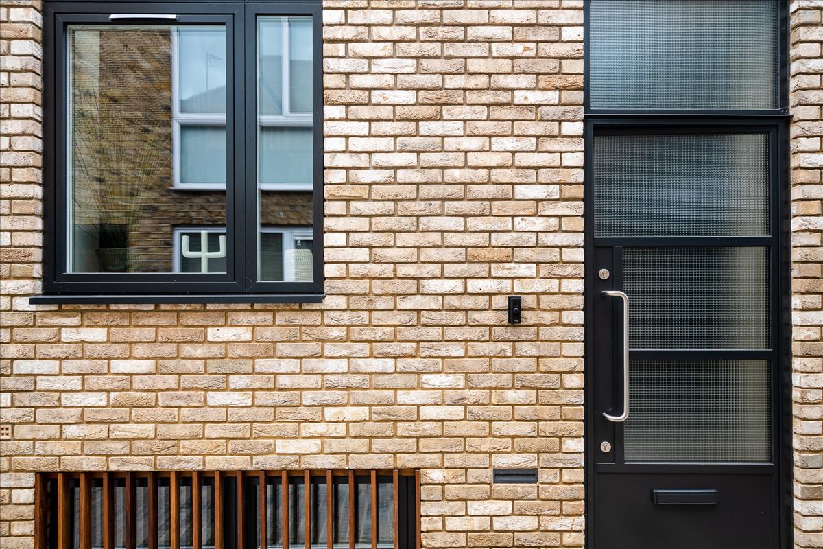 Three bed mews house development with architecturally designed interiors for rent e2