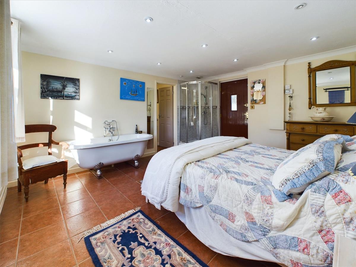 Property Image 553c0849-f49d-4ccc-bf10-b9f48c416dfa