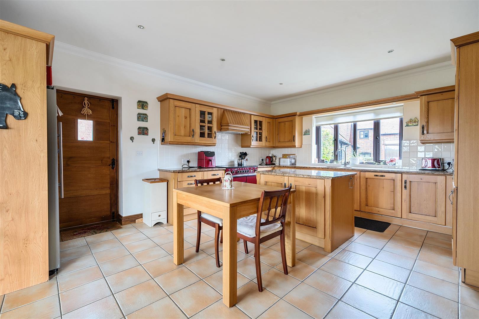 Property Image 553cbb9d-44e4-4b77-8e43-f9459caa06b8