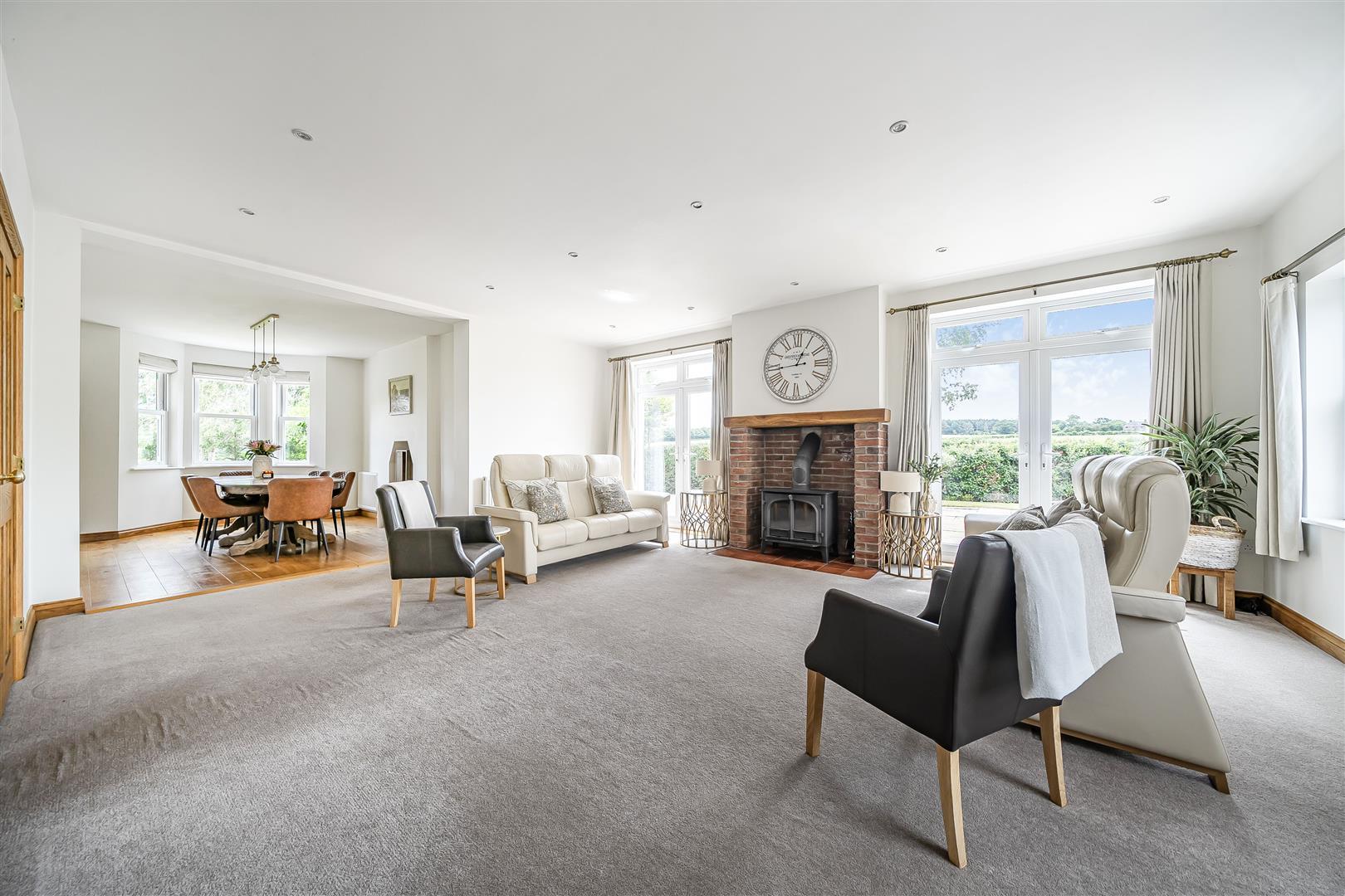 Property Image 553d7722-6fe5-4c93-8704-68aa94df2069