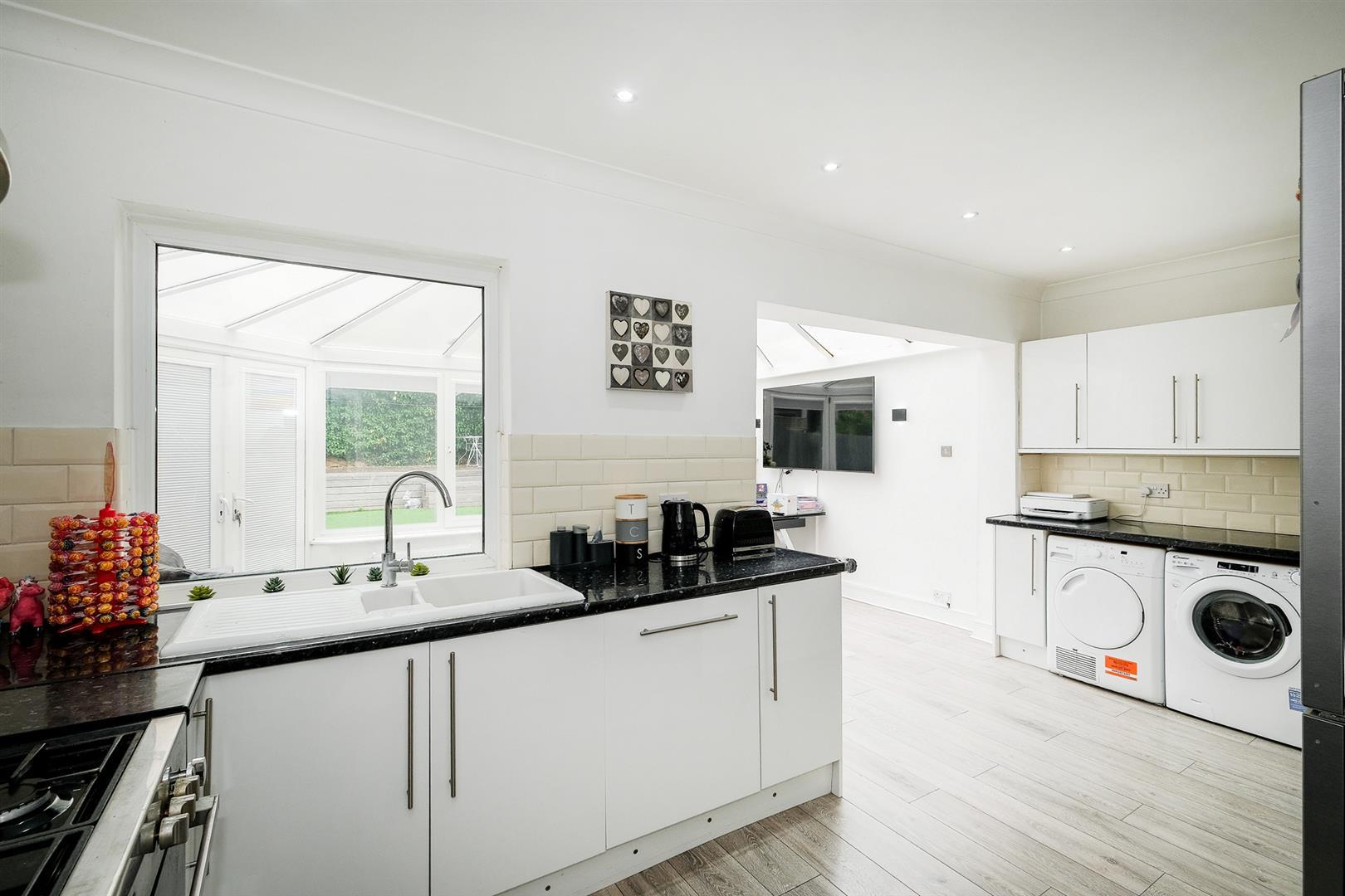 Property Image 555af7fc-a065-4b77-89b7-f46833bd3dc4