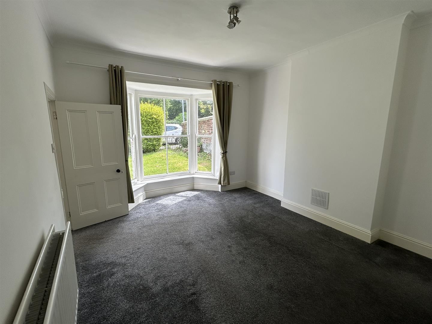 Property Image 55a44fcb-3245-49bf-b181-9a377a21092e