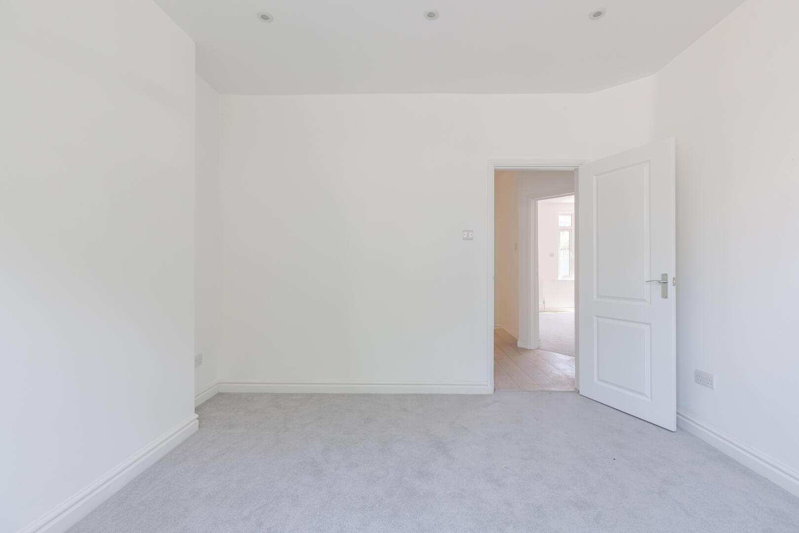 Property Image 55ab7c0c-d474-407b-9e8b-d07674460a33