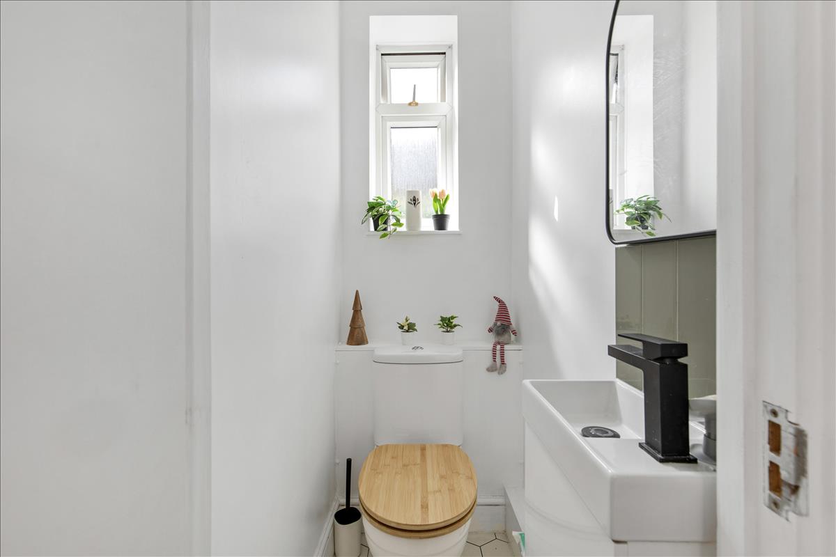 Property Image 55c4b89b-0ca3-4582-beee-e95425af690a