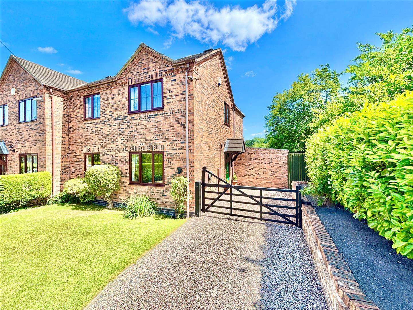 Property Image 55e3a424-beef-410f-a451-a408aa93d9c2