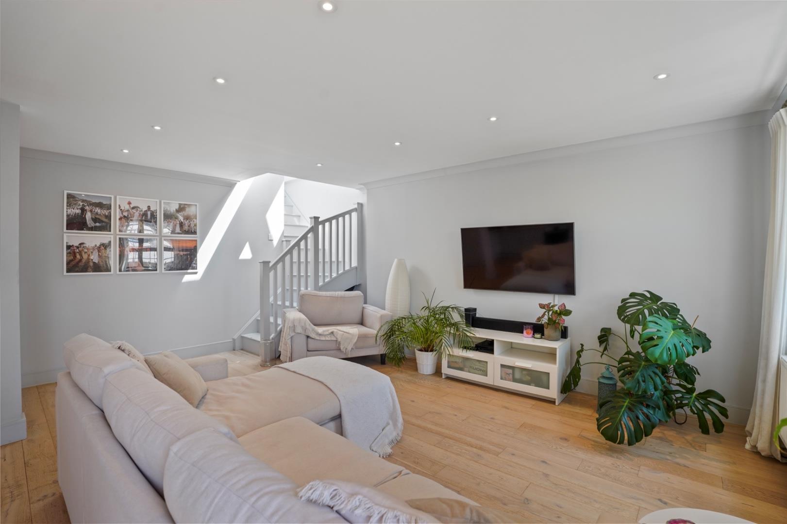 Property Image 55f08278-9409-43af-aa25-dee393faf29f