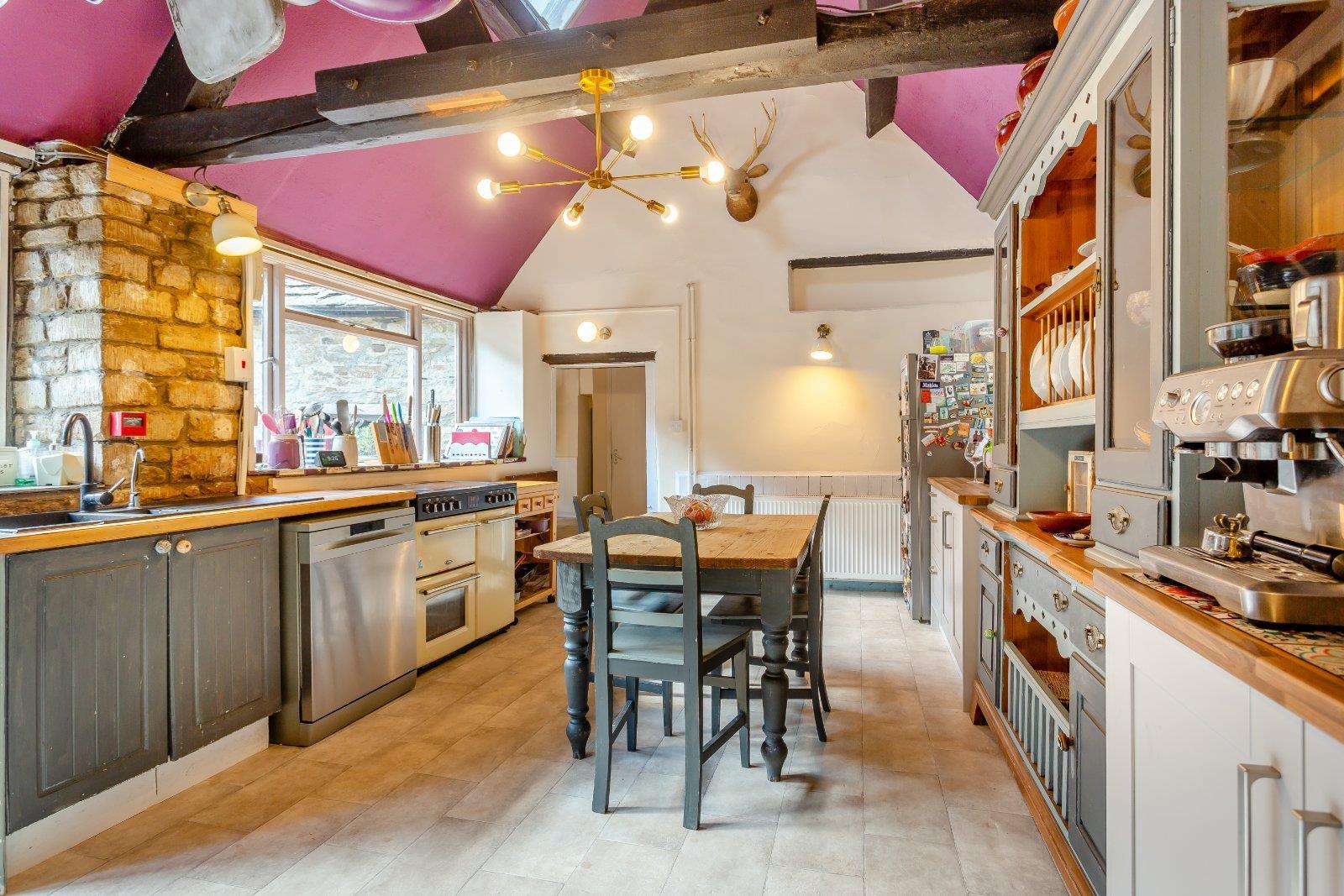 Property Image 55f2ea7c-c5d0-436f-b9b7-d95fcc6be3b8