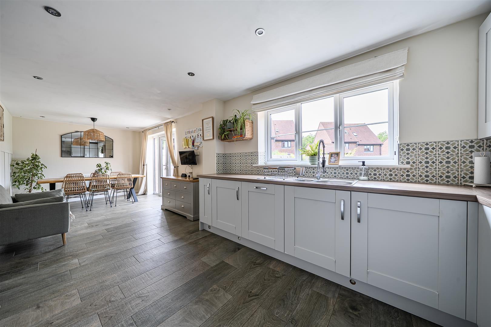Property Image 56057c16-5d37-48a8-9d85-7018cc4ba864