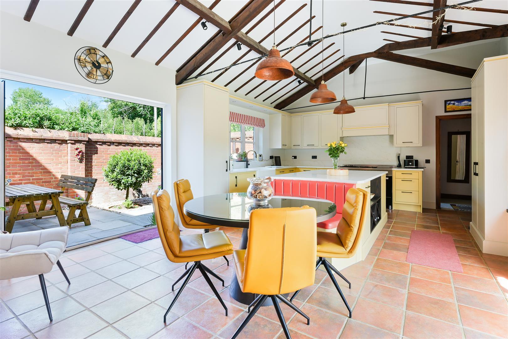 Property Image 5607751f-9445-42bb-8476-1f85043bc9a9