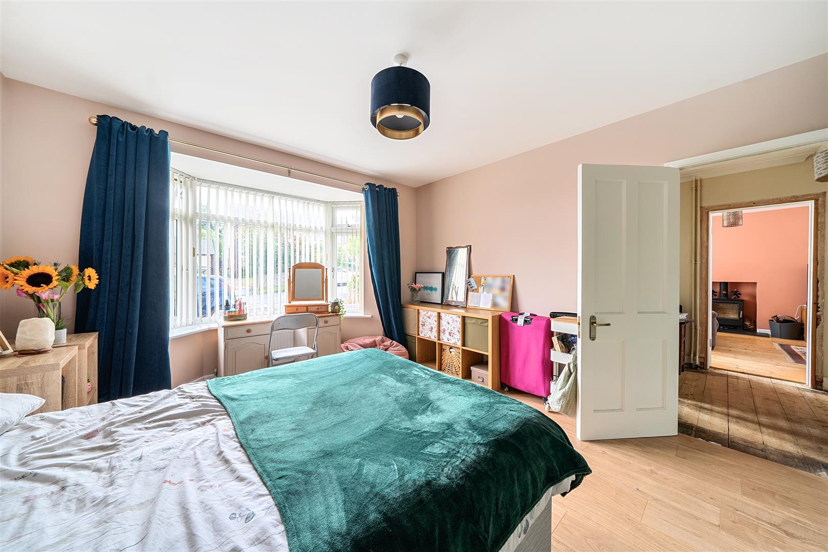 Property Image 56078584-2e56-44ef-be54-8137c60311a1