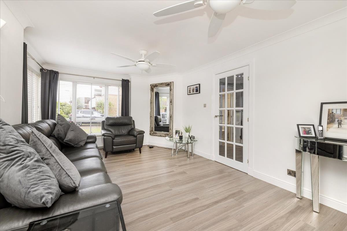 Property Image 56099342-4872-490d-a8c9-07730ef836ef