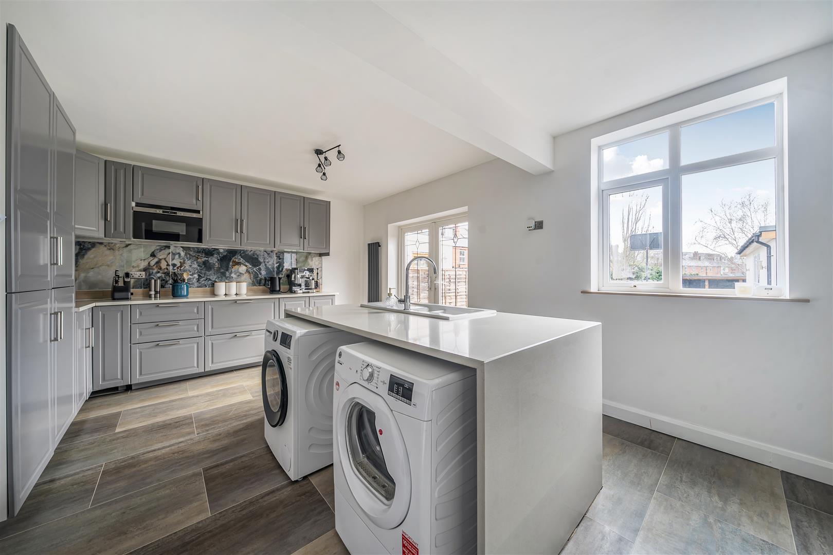 Property Image 56113a6f-b780-4127-babf-d82c54402e36