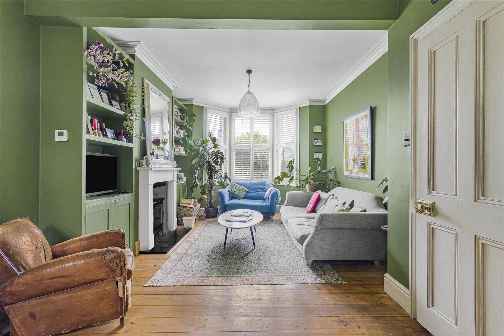 Property Image 561fd2d0-d073-421b-9e12-b0ab079d3d0b