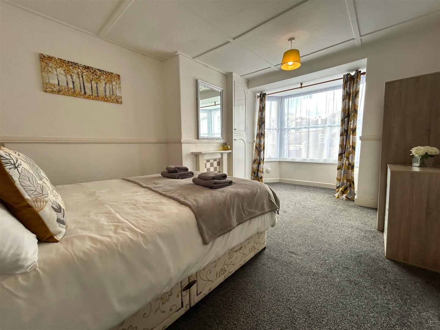 Property Image 566bbe04-d3aa-47c7-9a13-5eb848414670