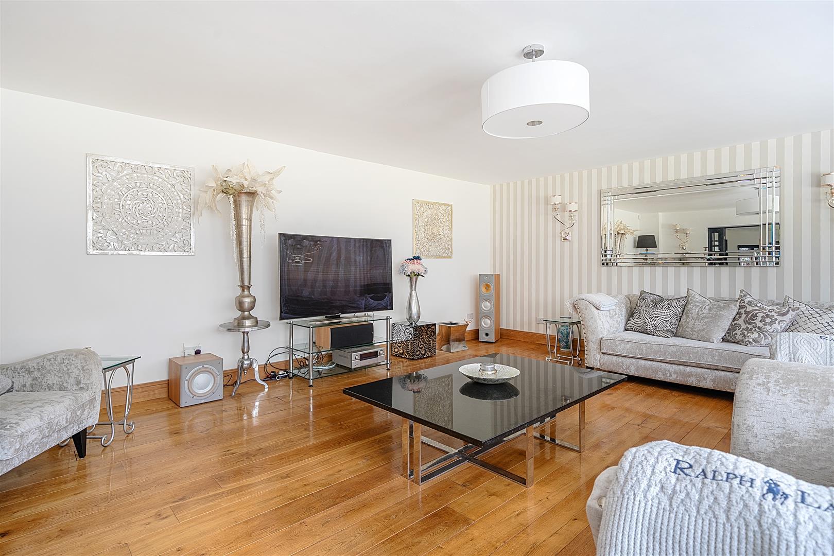 Property Image 56b9f950-162b-4be7-8d5a-d6231f33814c