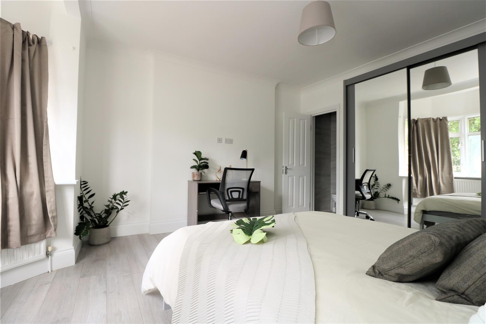 Property Image 56e2302f-f437-42af-bdd0-b59a0936bea8