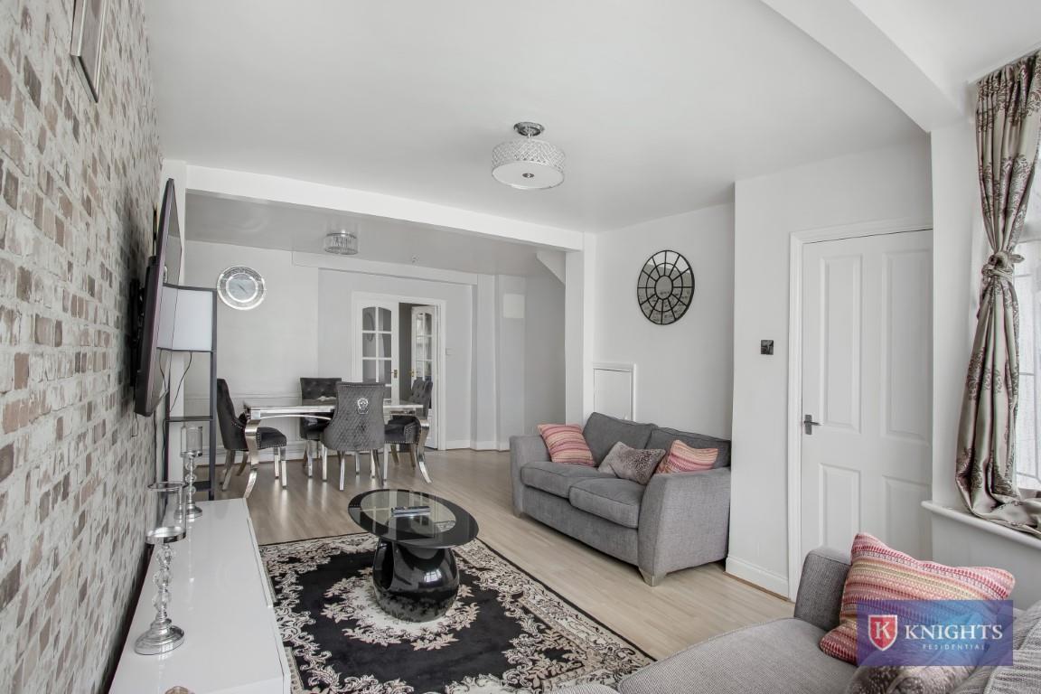 Property Image 56ecf61c-d6e5-4e3f-9d0d-8ce1ed5a15b3