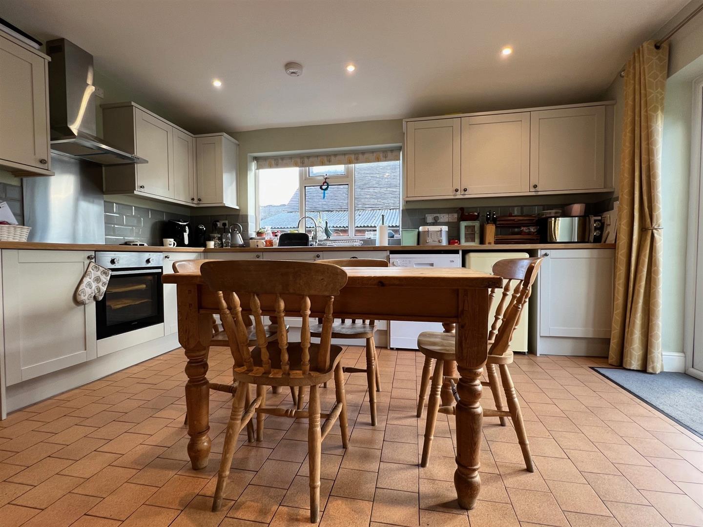 Property Image 56f2fde3-c7b6-4da8-b8c7-5381358caf7b