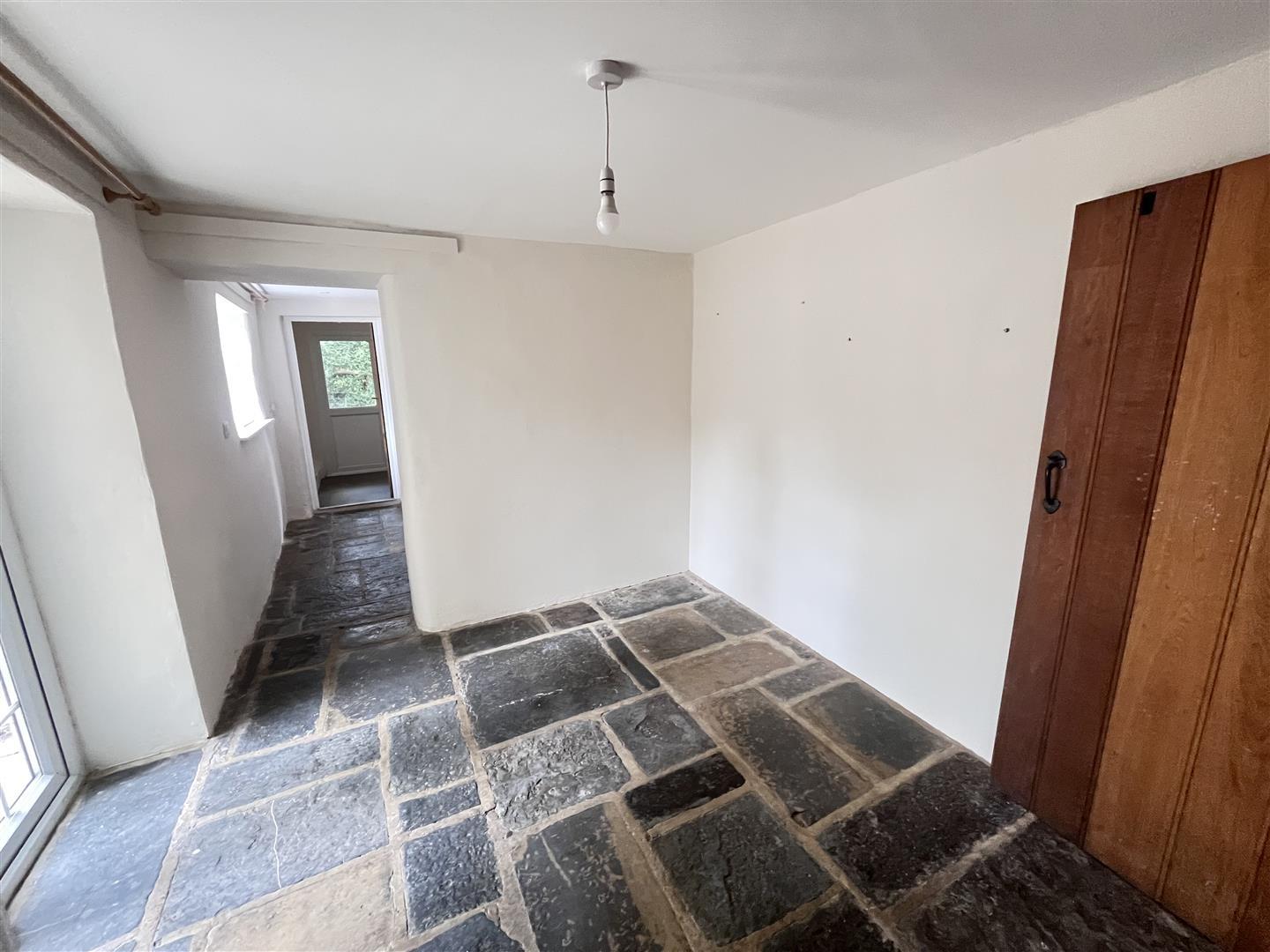 Property Image 570f6532-d154-4aa0-a934-132d226fef4f