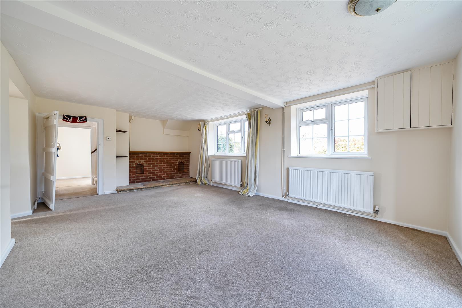 Property Image 574c7cda-67cd-49f4-acf4-2809f1ee7412