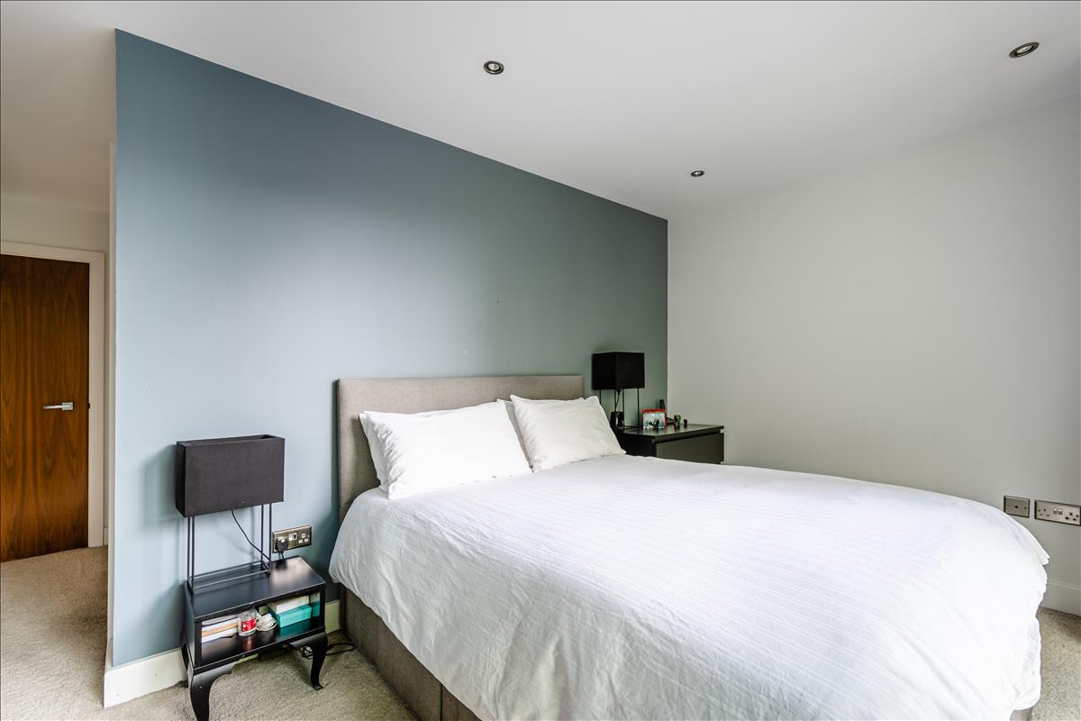 3 apartment for sale Hoxton Square