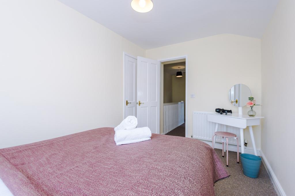Property Image 579d988c-52ab-40c2-8138-36417a7569d0