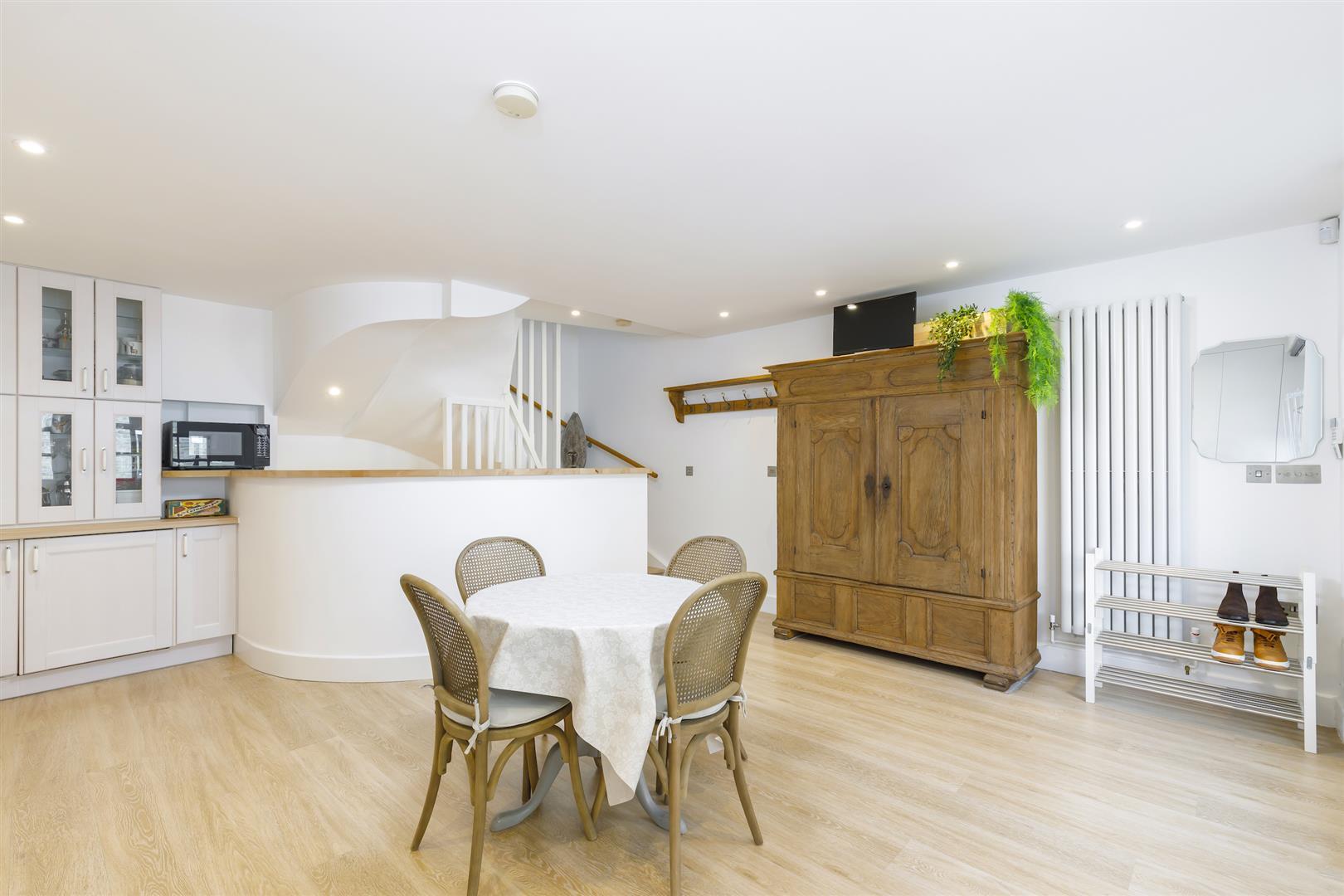 Property Image 57a3df85-0194-4f73-800e-2fe8e567a597