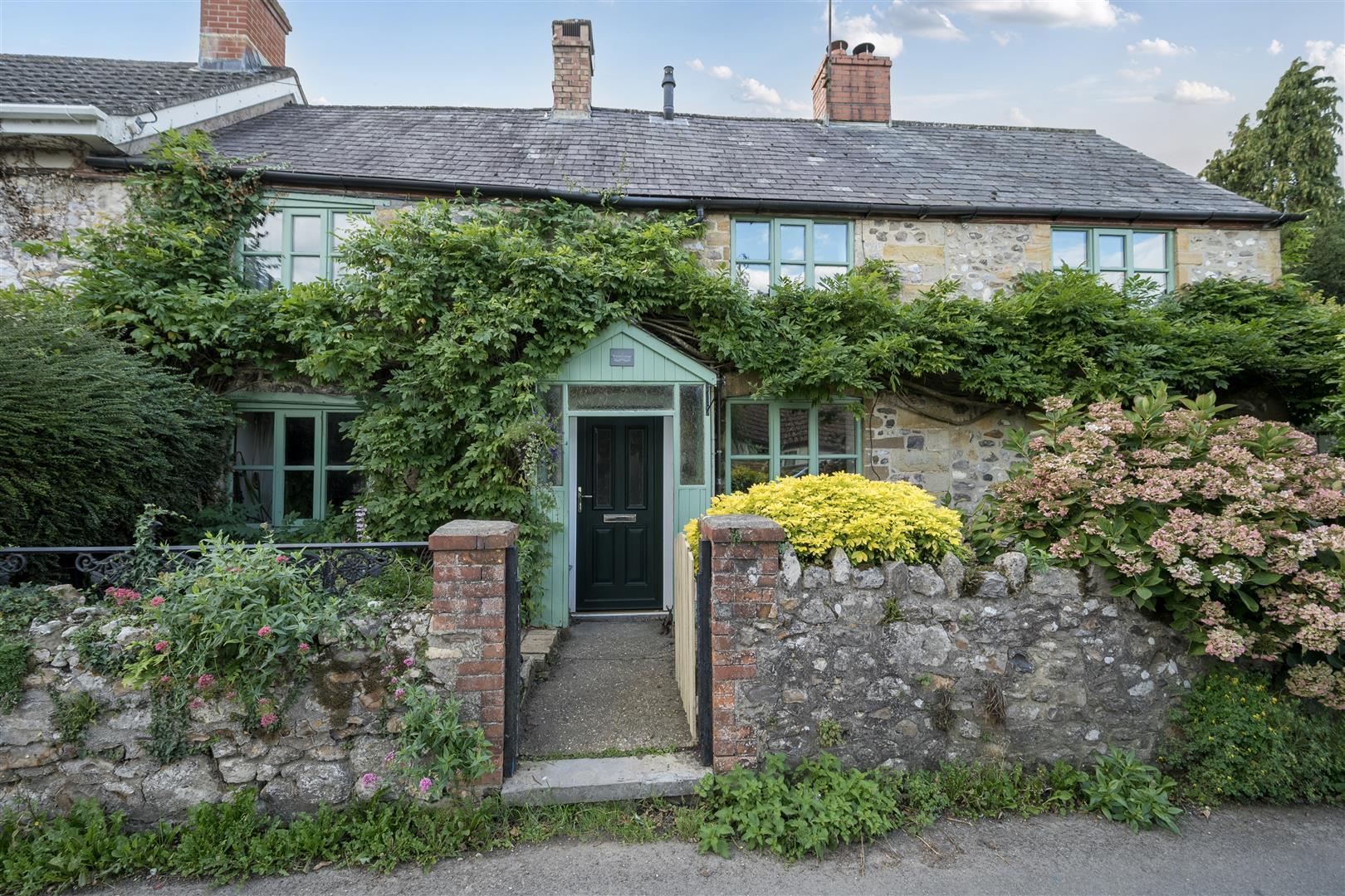 Property Image 57aae162-e46b-4ea8-b5e6-febfc1006d78