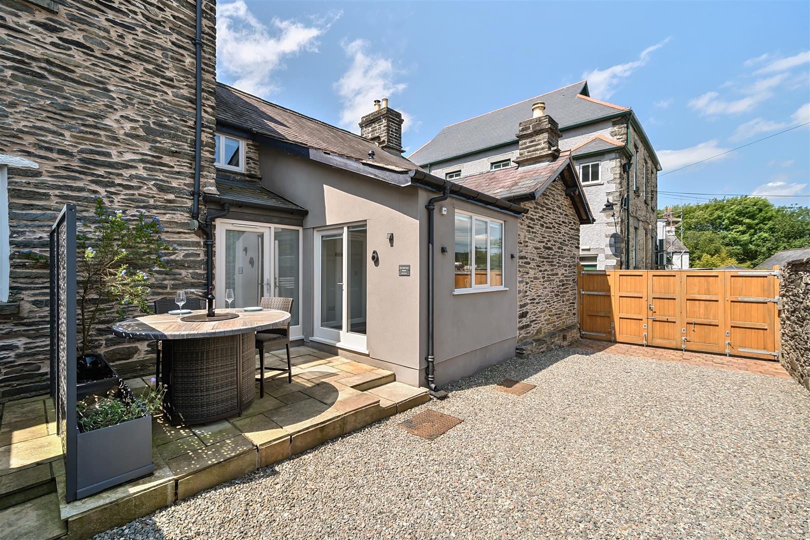 Property Image 57c3a74f-cd1e-4e2e-bb82-36623cb03494