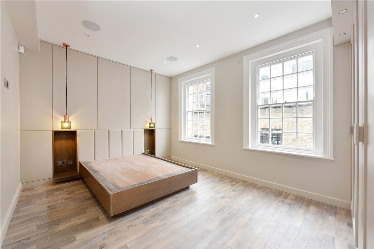 Stylish and modern three bed terrace conversion for let in Shoreditch
