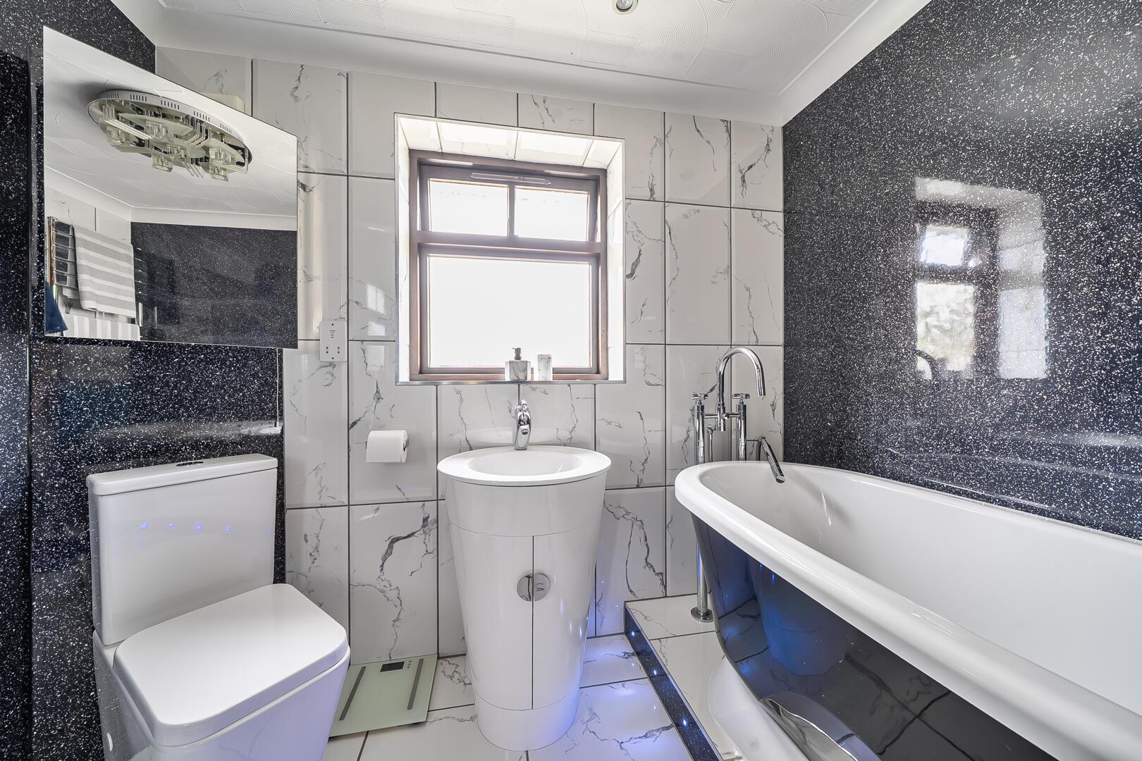 Property Image 57ee0e5c-f05d-4805-af97-3468ba06bd96