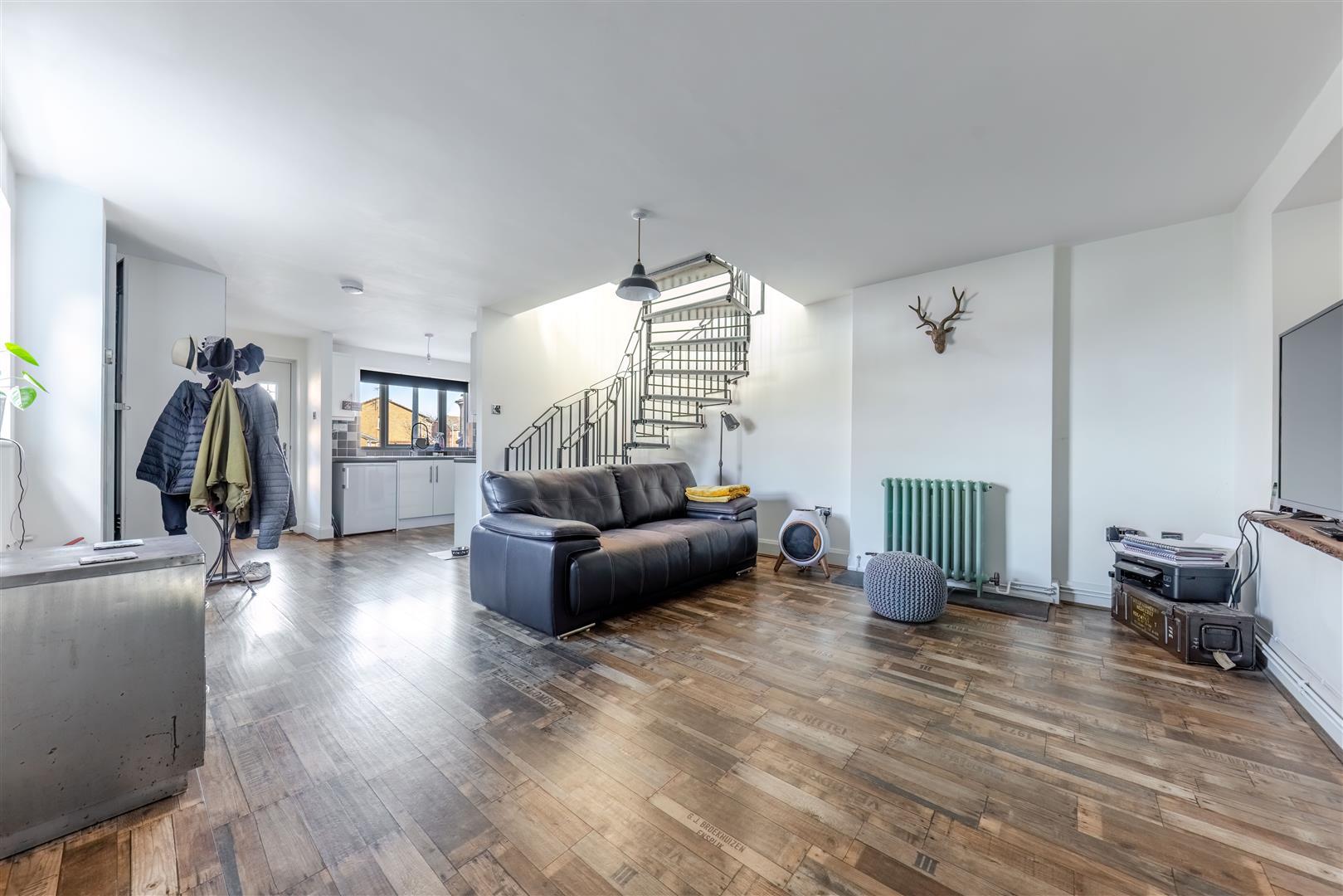 Property Image 581c15d9-5bca-48eb-bd81-c8f83f856a8f
