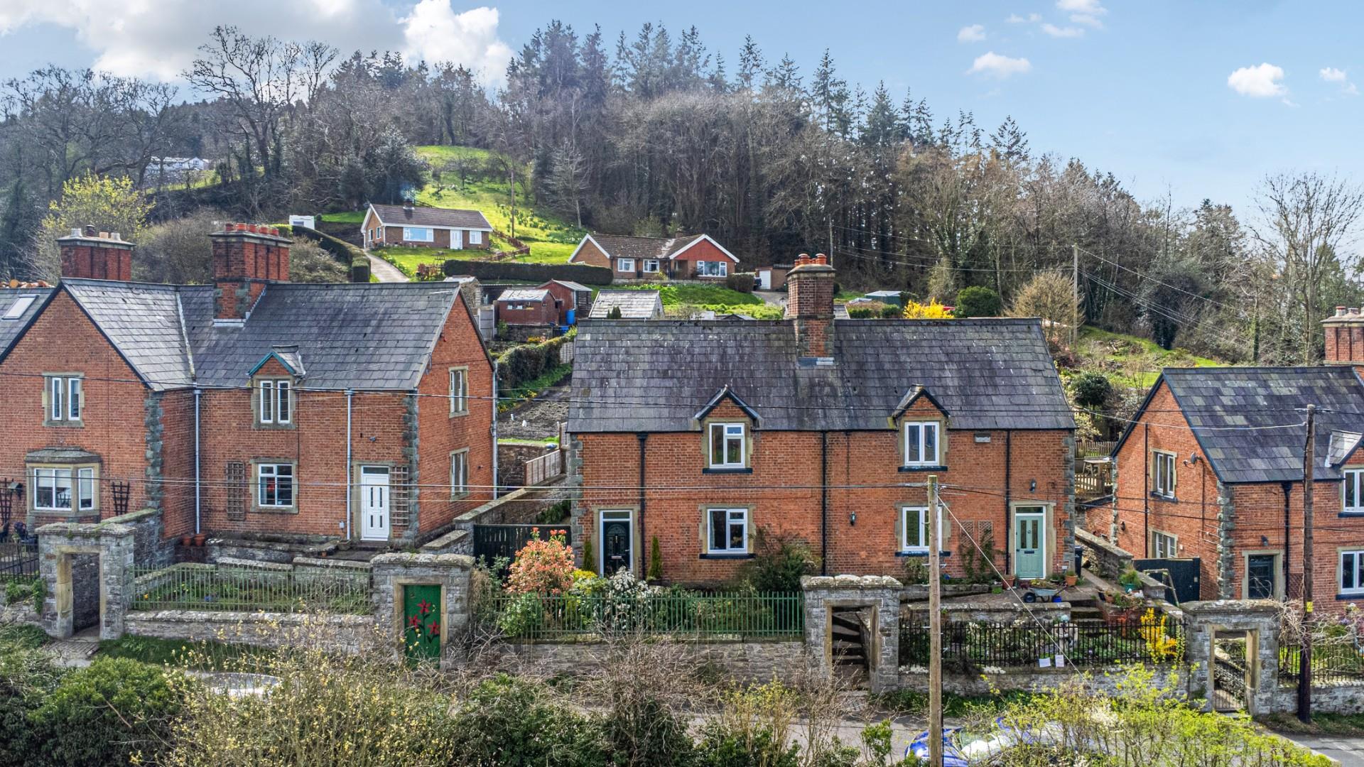 Property Image 581dd8d9-b0f9-47f1-97ee-004de23b340b