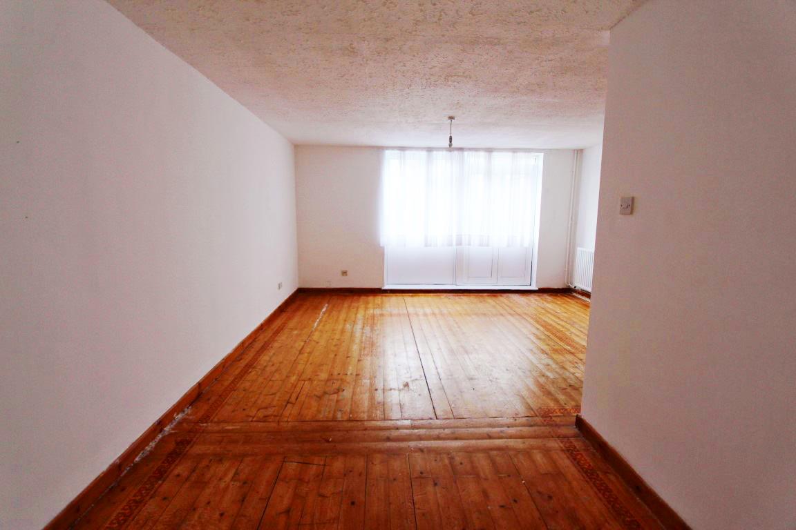 Property Image 582682f2-86b0-4fd8-b03a-85dd5f4737a3