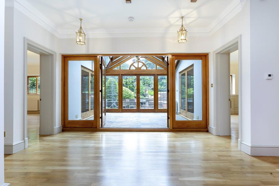 Property Image 585813c2-b18d-41e9-a3d3-43d0486f896f