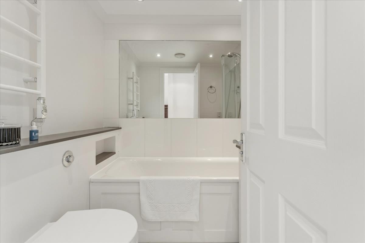 Property Image 58d96e75-aa93-446b-9668-b4ef2df43e63
