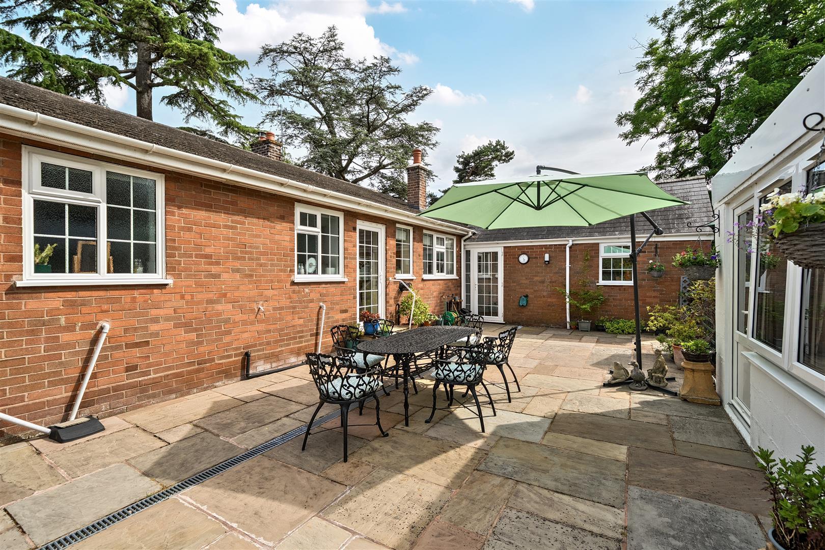 Property Image 58db71e4-ebfc-4c42-80d6-7f9cd6790941