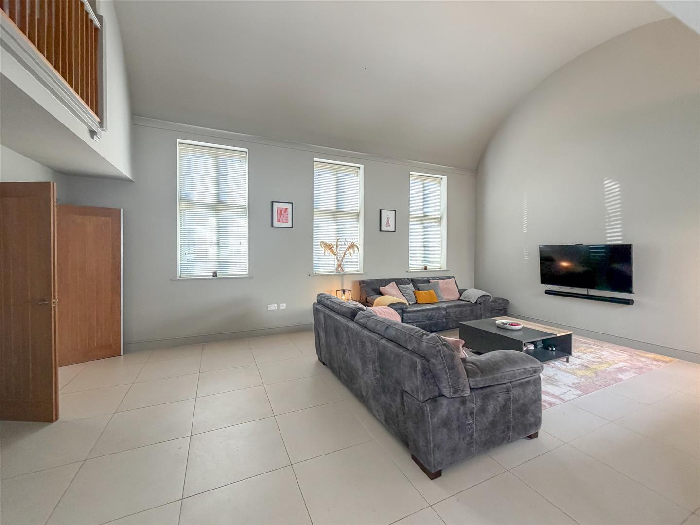 Property Image 58ec6ade-db05-4593-8eff-28714b531ea1
