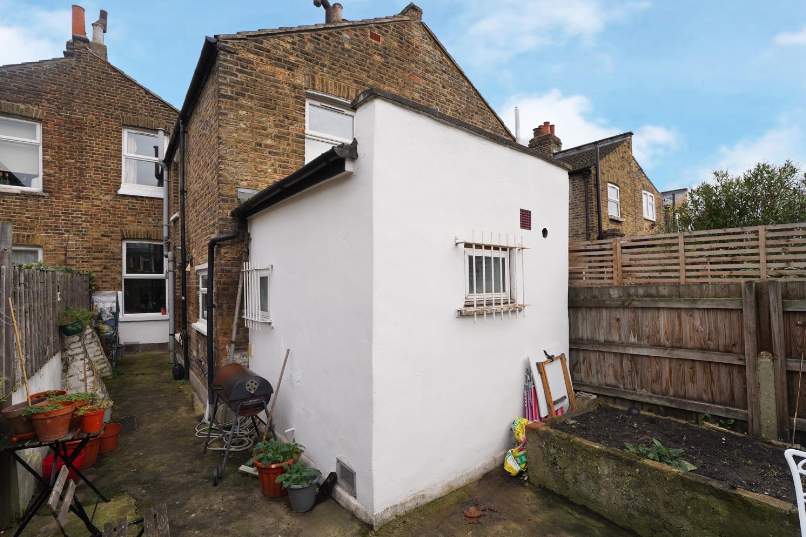 Property Image 590310cf-f23a-48ea-8b77-36ed779d7f02