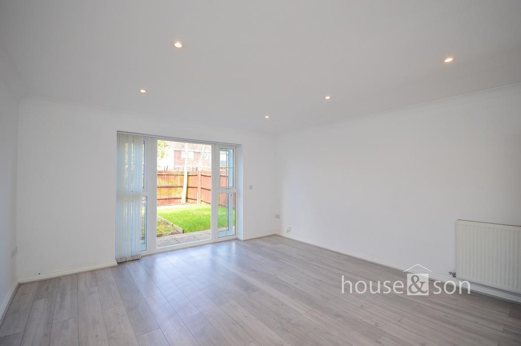 Property Image 590b6e86-0097-410d-8a7a-bd3332527c1f