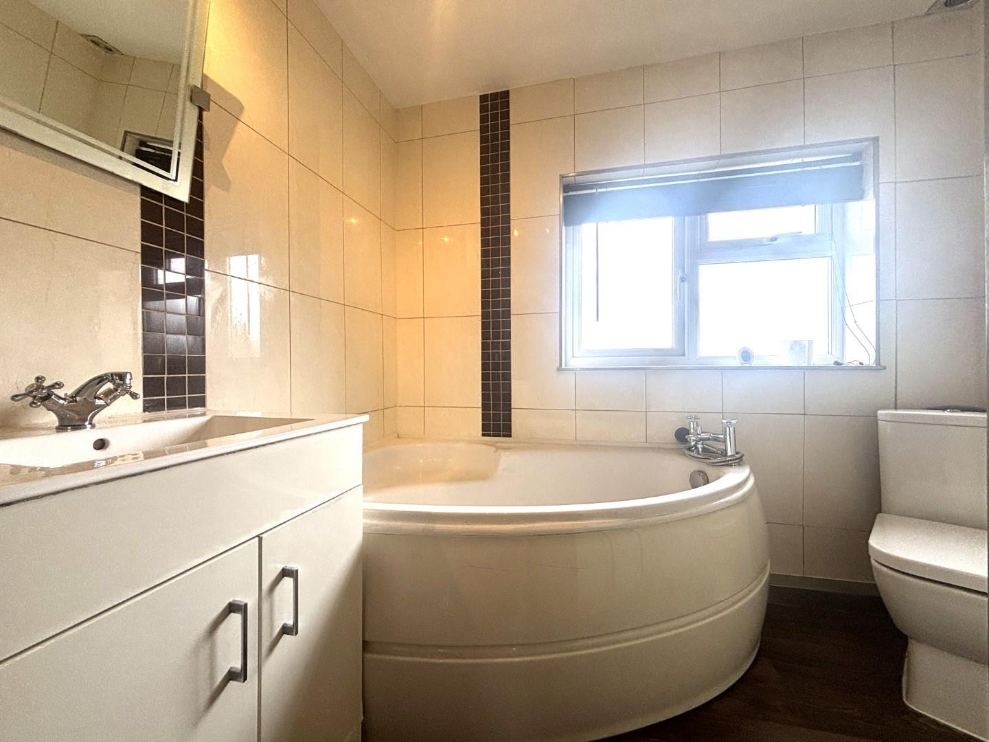 Property Image 5910b55e-4b6c-4ddd-8b73-2a4a2183bea6