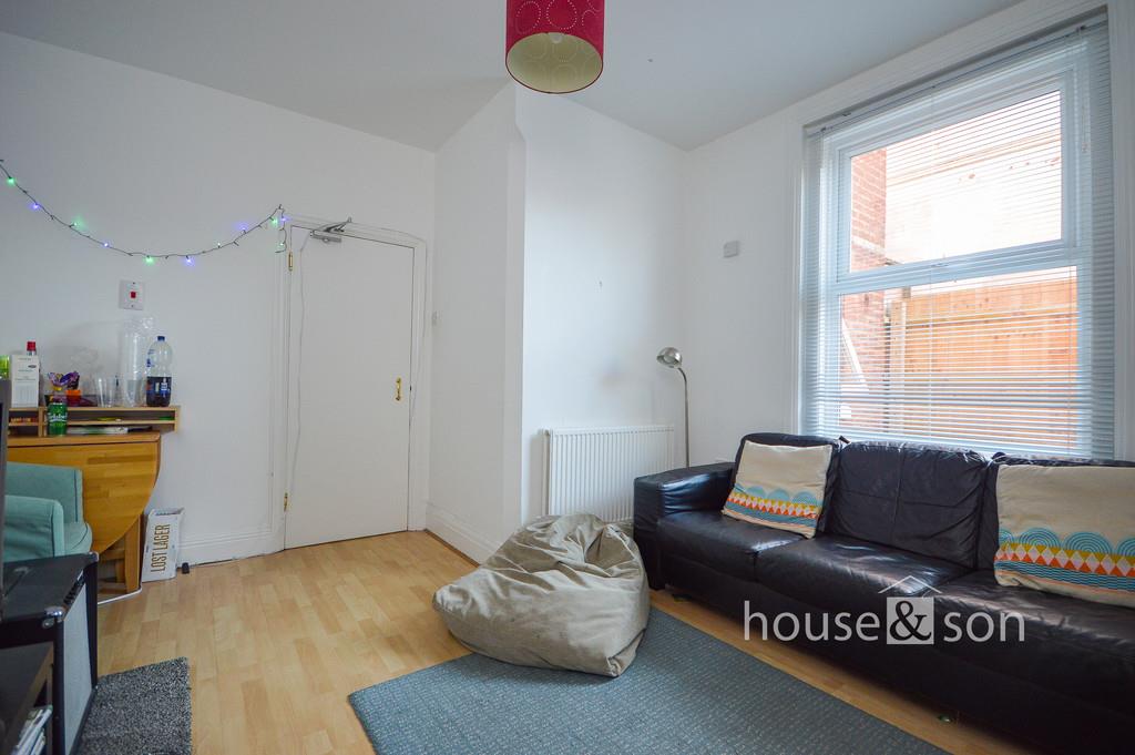 Property Image 592f61ee-f2ac-4ca2-9bd7-3a6ebfc7c1ab