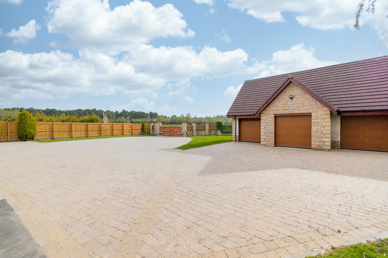 Property Image 593dd5f2-3d74-48aa-9729-2e2dd67a29a6
