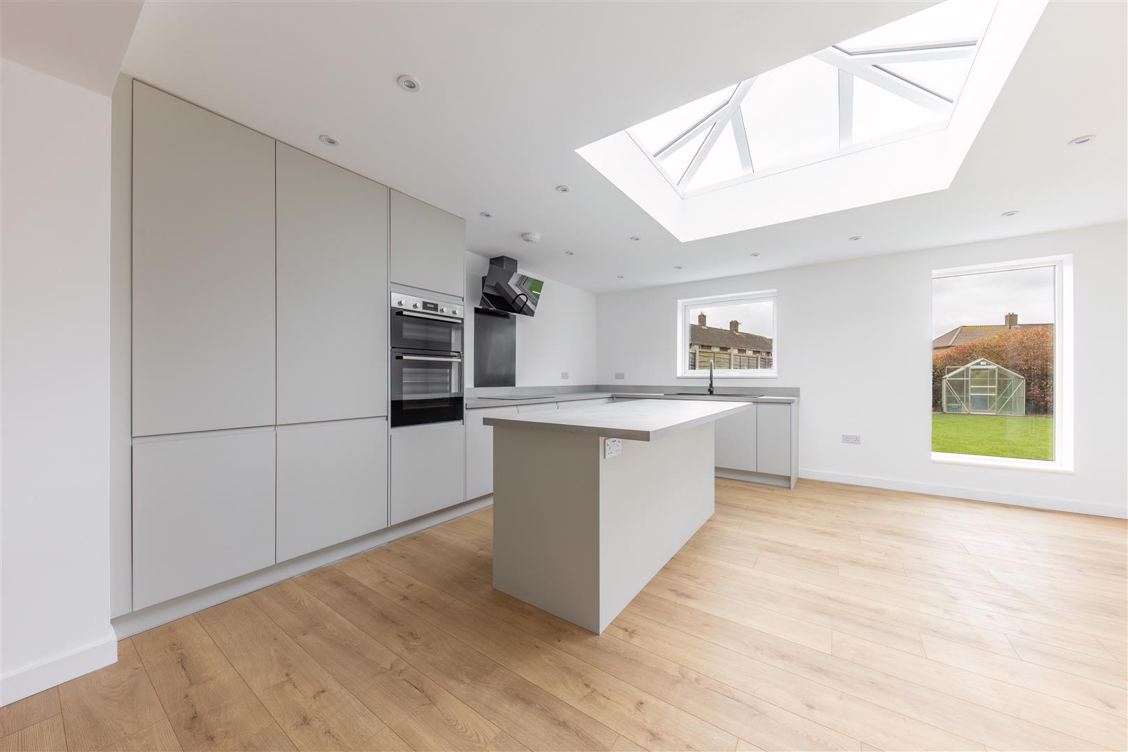 Property Image 594bab38-d5ee-4808-8c47-ee04f84456ab