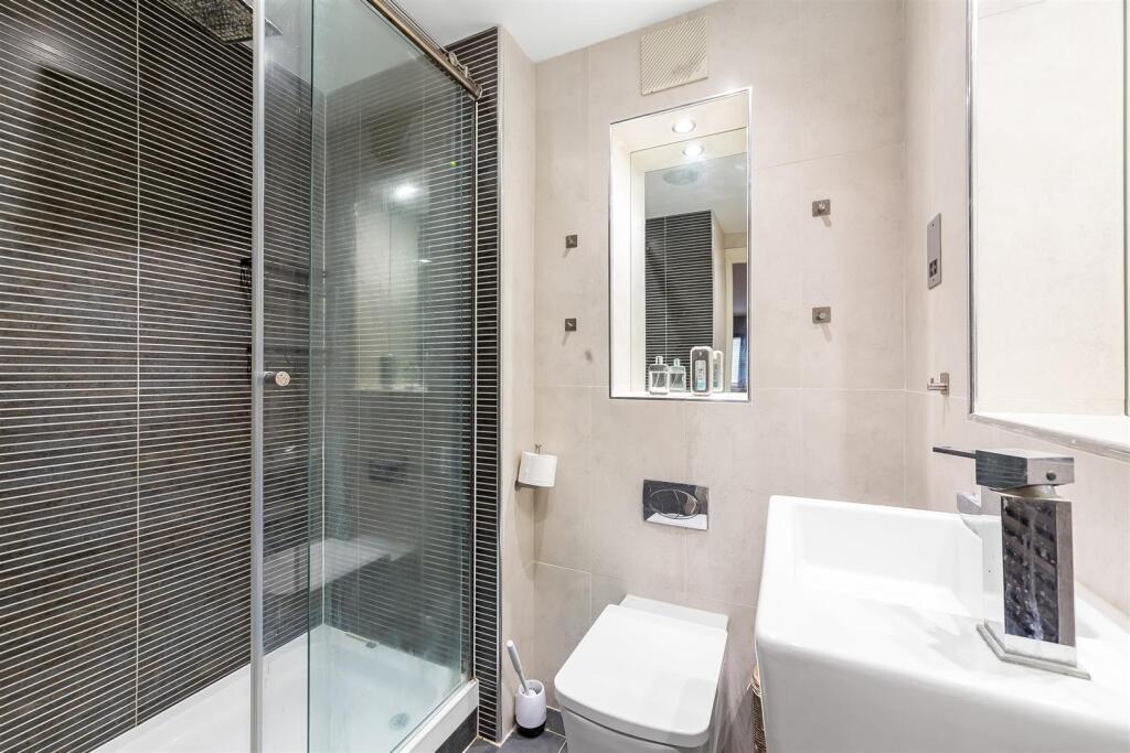 Property Image 594d3fec-8d98-4704-a6f9-0231e2a21765