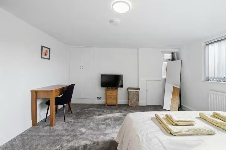 Property Image 595c1bca-89e4-4175-9b9c-6f8a29bd7e0c